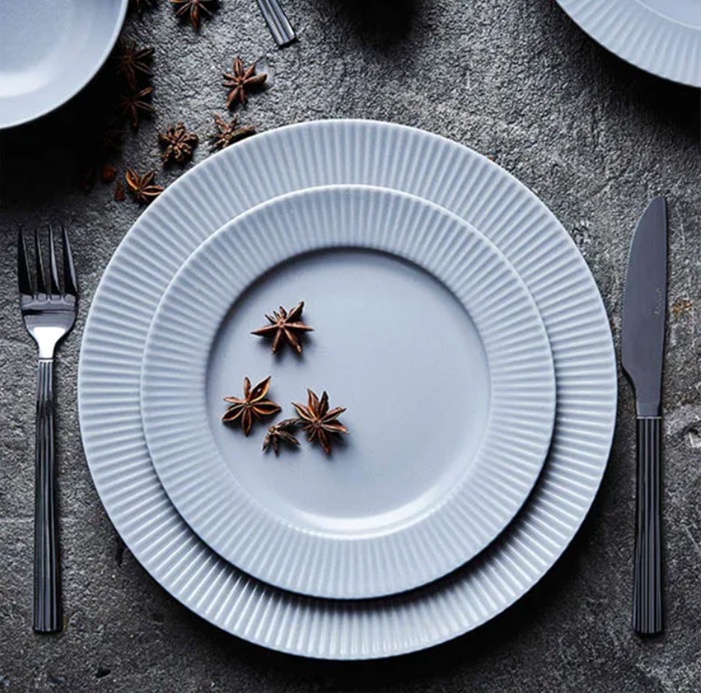 Aida Groovy Servise Grå